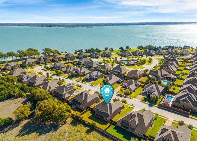 Property at 10014 Edgeway Cir, Rowlett, TX 75089, 4 beds, 3.5 baths