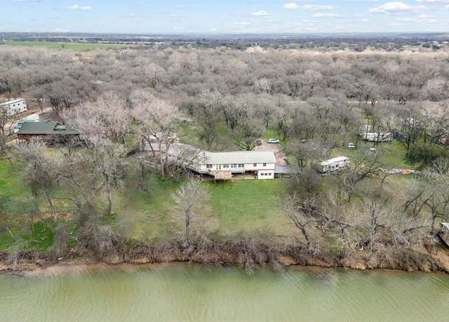 Property at 7042 River Trl, Weatherford, TX 76087, 3 beds, 3 baths