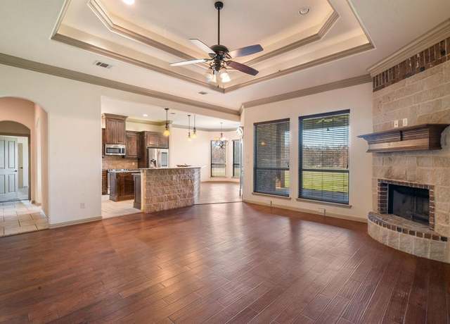 Property at 124 Mill Crossing Ln, Springtown, TX 76082, 4 beds, 2 baths
