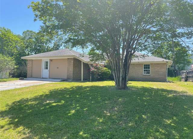 Property at 717 Bluebonnet St, Mexia, TX 76667, 3 beds, 2 baths