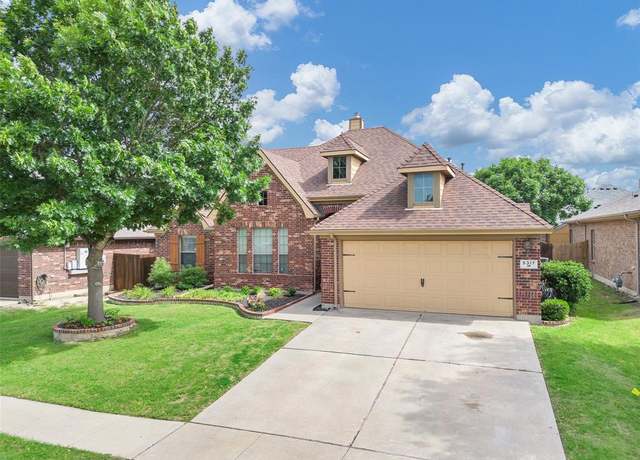 Property at 5317 Thornbush Dr, Fort Worth, TX 76179, 3 beds, 3 baths