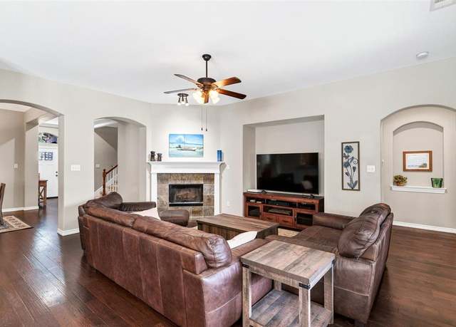 Property at 5317 Thornbush Dr, Fort Worth, TX 76179, 4 beds, 3 baths
