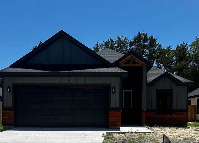 Property at 203 W Elm St, Whitewright, TX 75491, 3 beds, 2 baths