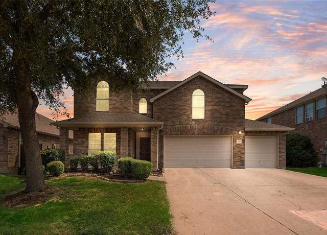 Property at 1010 Trickham Dr, Forney, TX 75126, 4 beds, 2.5 baths