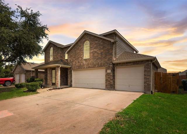 Property at 1010 Trickham Dr, Forney, TX 75126, 4 beds, 2.5 baths