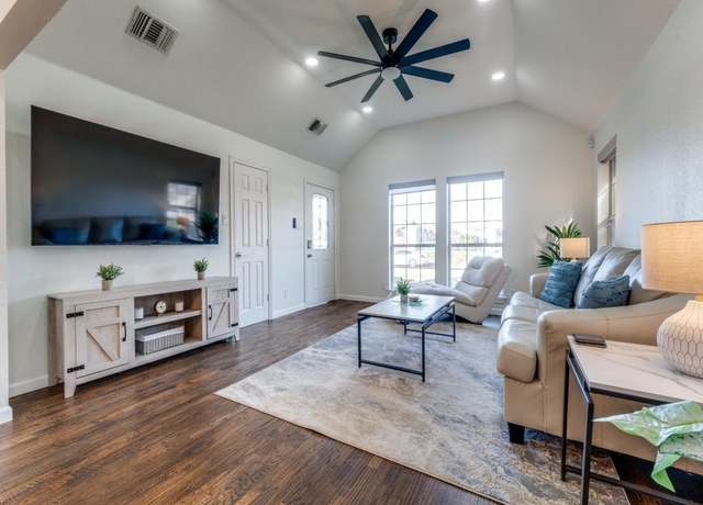 Property at 630 W Neely, Dallas, TX 75208, 3 beds, 2 baths