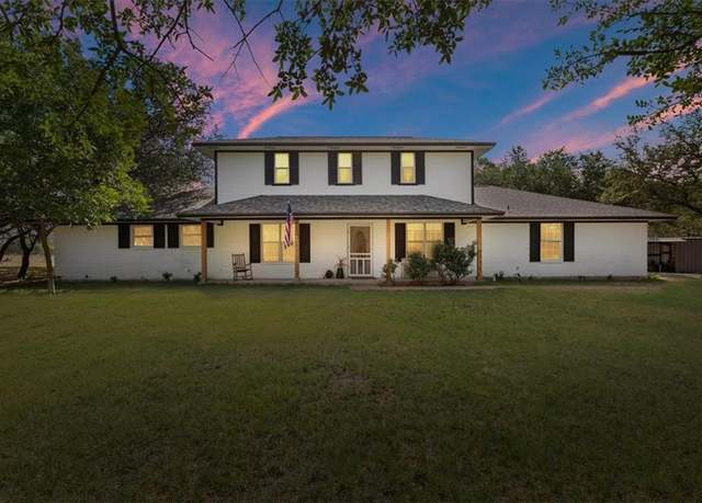 Property at 7474 N Lone Star Pkwy, Crawford, TX 76638, 3 beds, 3 baths