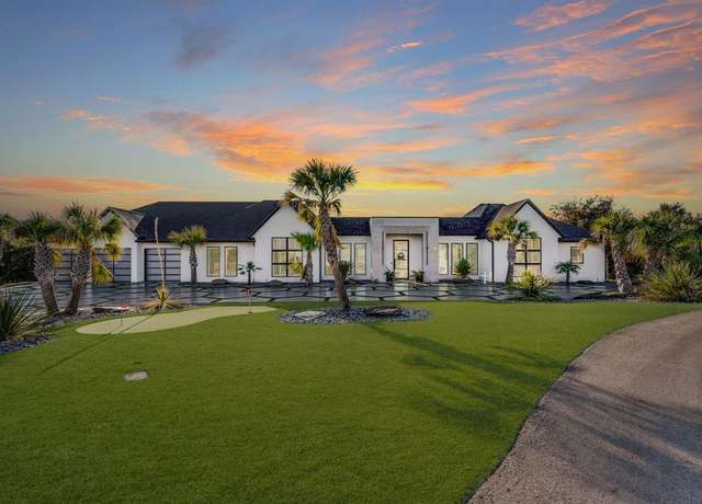 Property at 10039 Crestridge Dr, Whitney, TX 76692, 3 beds, 4.5 baths