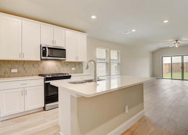 Property at 3403 Eagle Mount Dr, Farmersville, TX 75442, 3 beds, 2 baths
