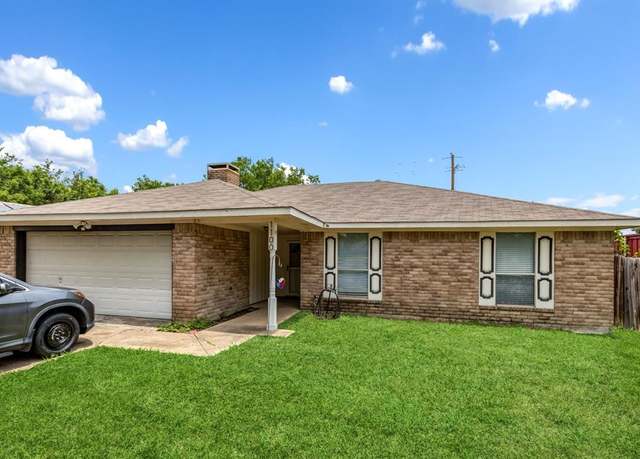 Property at 1100 Sandy Trail Dr, Allen, TX 75002, 3 beds, 2 baths