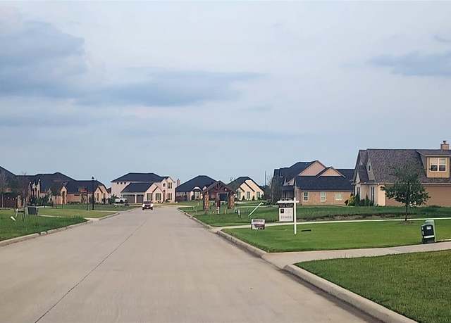 Property at 124 Chisolm Trl, Pottsboro, TX 75076