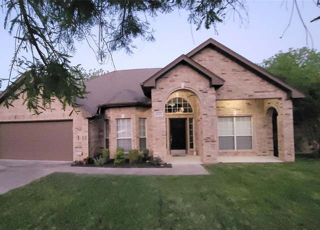 Property at 4622 Hackberry St, Flower Mound, TX 75028, 4 beds, 3 baths