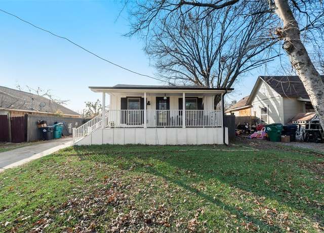 Property at 306 S Crawford St, Denton, TX 76205, 3 beds, 2.5 baths