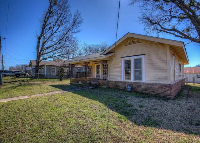Property at 305 W Main St, Cumby, TX 75433, 3 beds, 1 bath