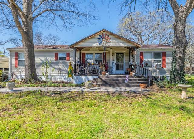 Property at 104 W Jefferson St, Rice, TX 75155, 3 beds, 2 baths