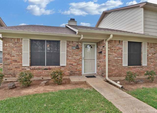 Property at 2644 Village Ln, Bossier City, LA 71112, 2 beds, 2 baths