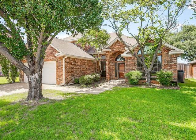 Property at 4307 Foxborough Trl, Arlington, TX 76001, 3 beds, 2.5 baths