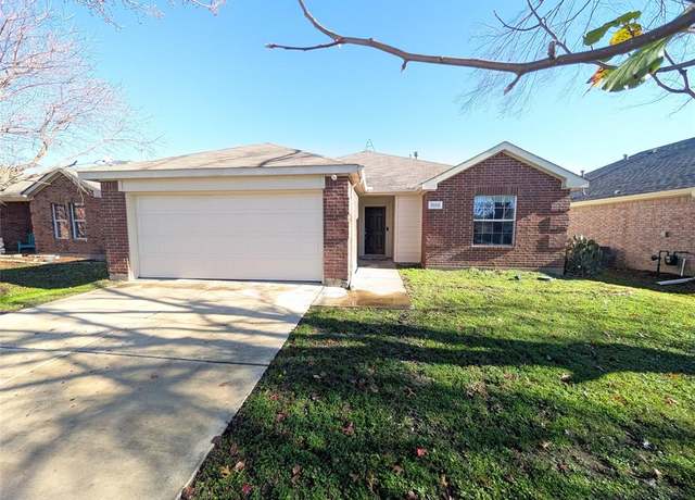 Property at 1002 Halifax Ln, Forney, TX 75126, 3 beds, 2 baths