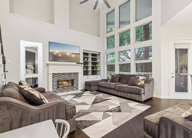 Property at 9009 Royal Burgess Dr, Rowlett, TX 75089, 4 beds, 3 baths