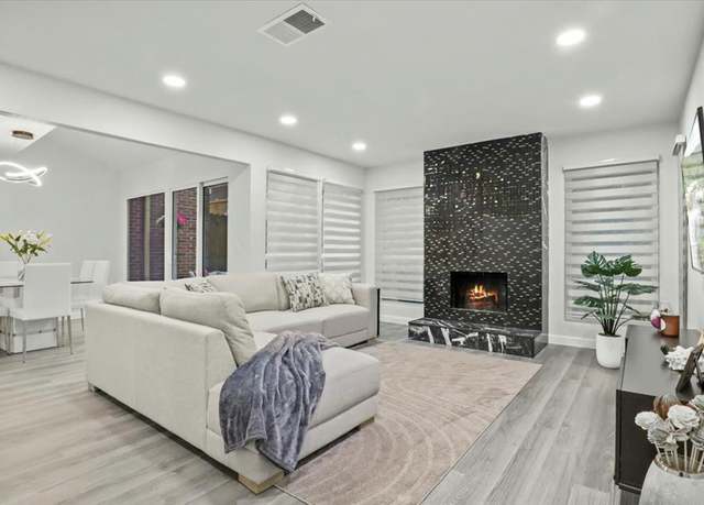Property at 1916 Shorewood Dr, Grapevine, TX 76051, 3 beds, 2.5 baths