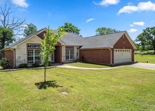 Property at 2702 Silver Creek Trl, Mount Pleasant, TX 75455, 3 beds, 2 baths