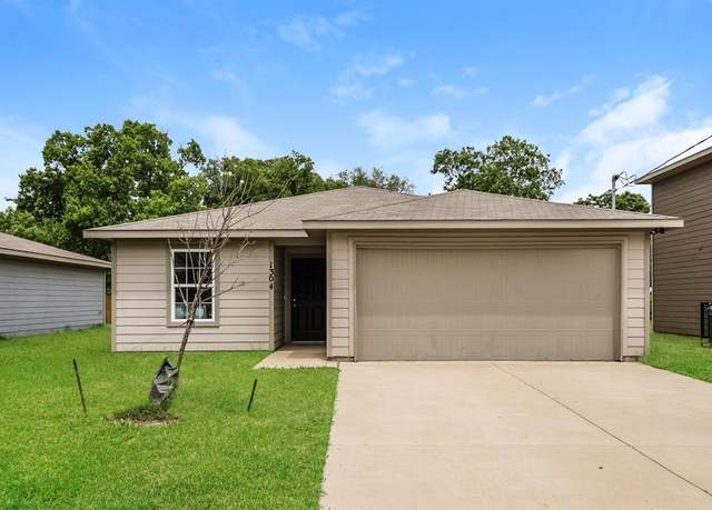Property at 1304 N Brazos Ave, Cleburne, TX 76031, 3 beds, 2 baths