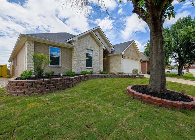 Property at 2003 Merritt Way, Arlington, TX 76018, 4 beds, 2 baths