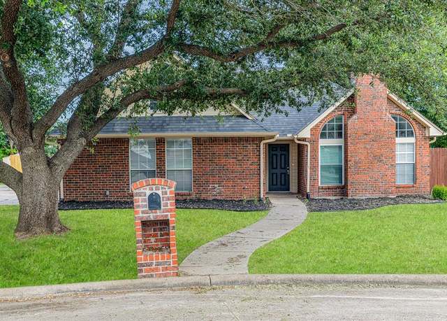 Property at 4 Chisos Ct, Trophy Club, TX 76262, 3 beds, 2 baths