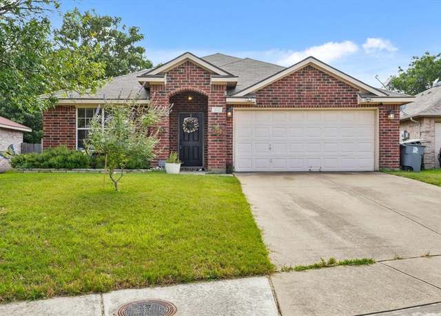 Property at 5045 E Rim Rd, Dallas, TX 75211, 3 beds, 2 baths