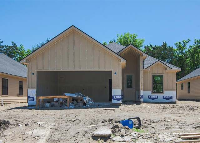 Property at 205 W Elm St, Whitewright, TX 75491, 3 beds, 2 baths