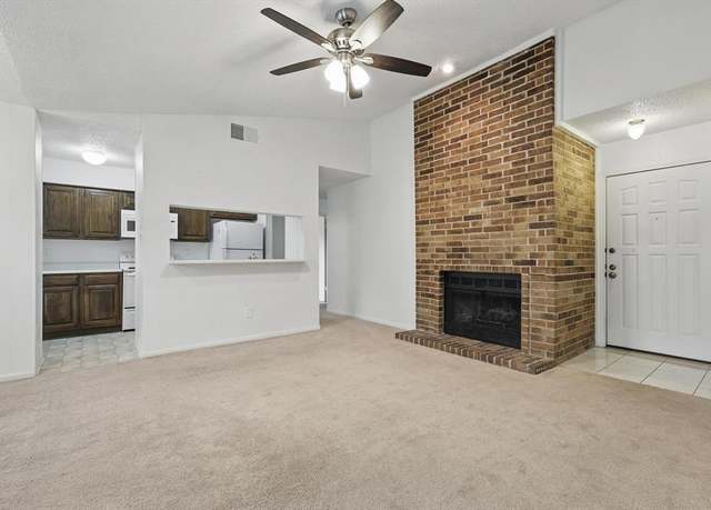 Property at 2000 Willoughby Ln #5520, Arlington, TX 76011, 2 beds, 2 baths
