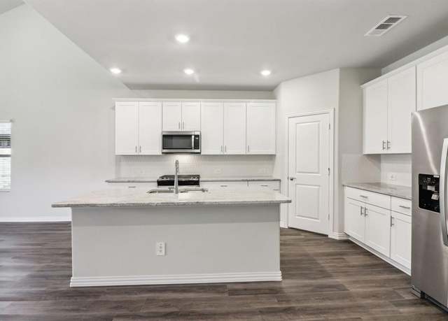 Property at 1355 Los Olmos Ln, Crandall, TX 75114, 5 beds, 3 baths