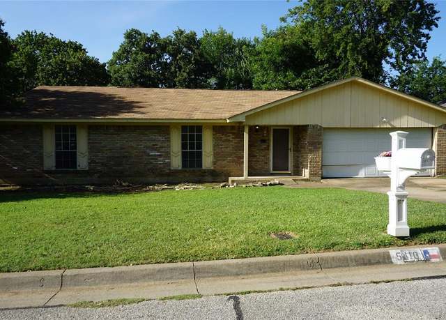 Property at 5410 Marshfield Ct, Arlington, TX 76016, 4 beds, 2 baths