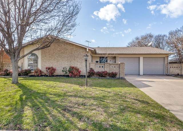 Property at 6320 Lawndale Dr, Edgecliff Village, TX 76134, 3 beds, 2 baths