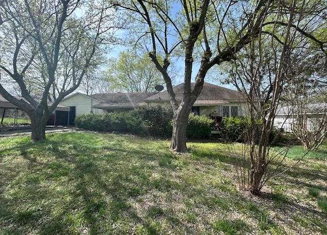 Property at 507 W Locust St, Whitewright, TX 75491, 2 beds, 1 bath