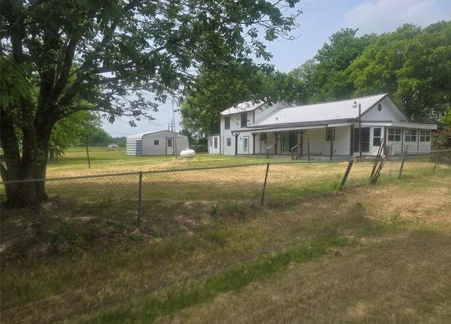 Property at 2878 Forest Ave, Farmersville, TX 75442, 3 beds, 2.5 baths