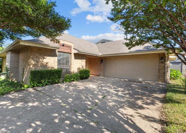 Property at 7112 Stonehaven Ct, Fort Worth, TX 76179, 3 beds, 2 baths