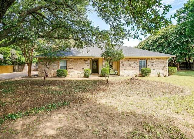 Property at 418 Country Meadow Dr, Mansfield, TX 76063, 3 beds, 2 baths