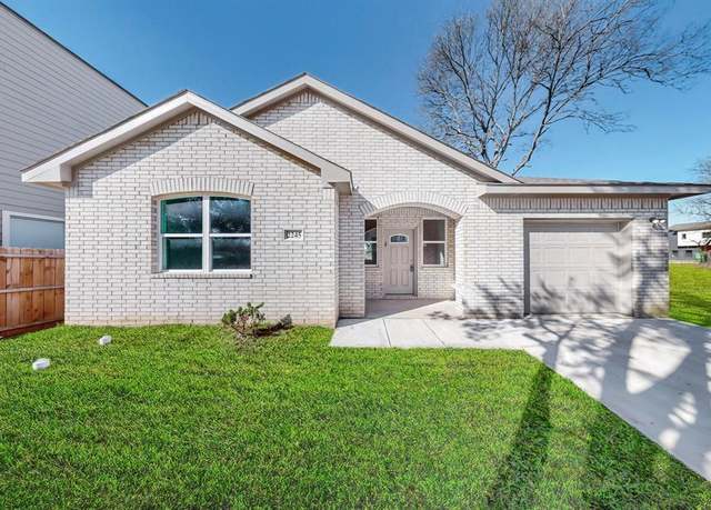 Property at 2245 Anderson St, Dallas, TX 75215, 3 beds, 2 baths