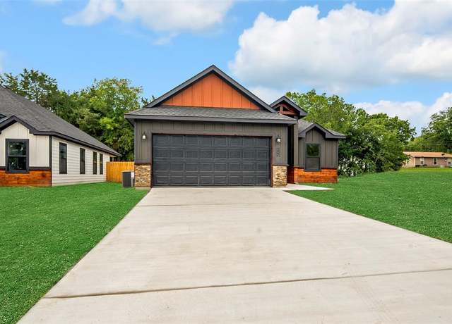 Property at 207 W Elm St, Whitewright, TX 75491, 3 beds, 2 baths