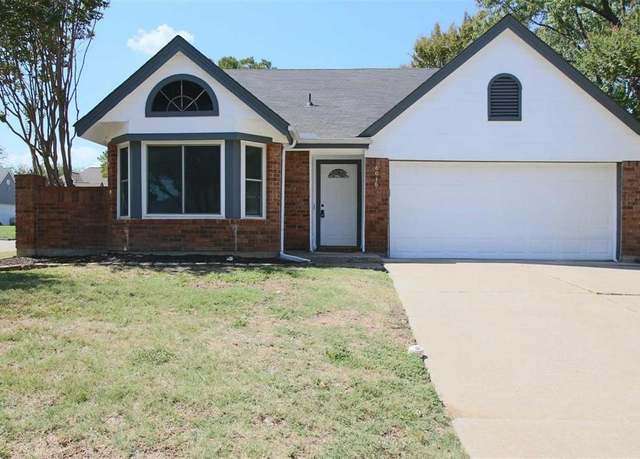 Property at 6016 Glenwood Dr, Arlington, TX 76017, 3 beds, 2 baths