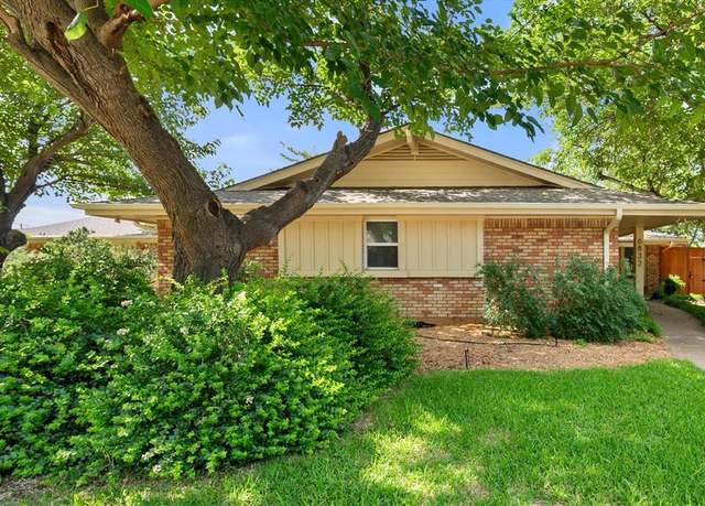 Property at 6832 Heatherknoll Dr, Dallas, TX 75248, 4 beds, 3 baths