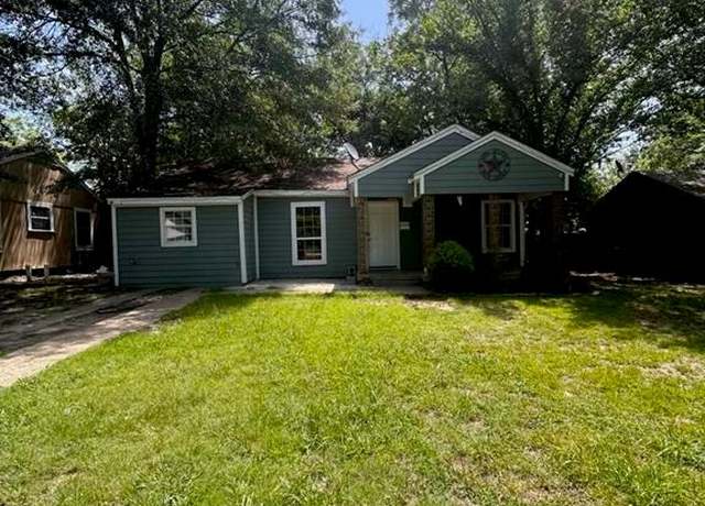 Property at 1106 Bell Dr, Greenville, TX 75401, 3 beds, 2 baths