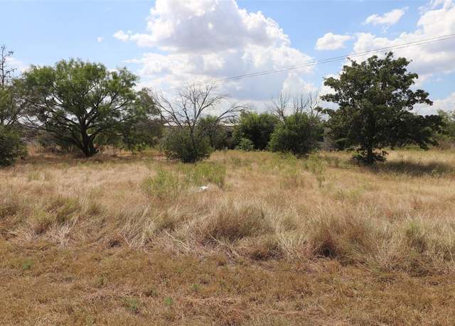 Property at 121 County Road 472, Brownwood, TX 76801, 2 beds, 1.5 baths