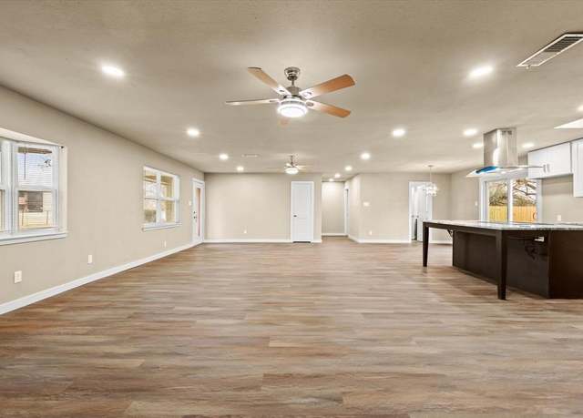 Property at 612 S Mills Dr, Euless, TX 76040, 3 beds, 2 baths