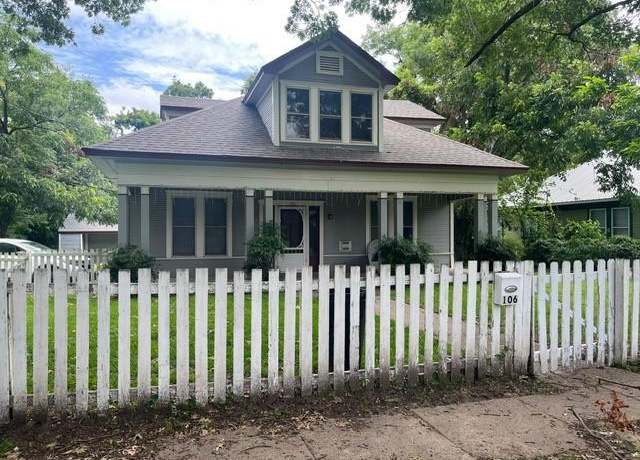 Property at 106 Lawrence Ave, Terrell, TX 75160, 4 beds, 3 baths