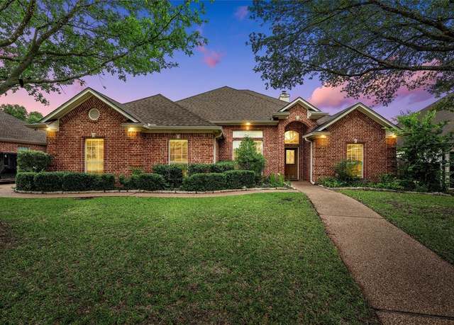 Property at 1405 Gunnison Dr, Waco, TX 76712, 4 beds, 3 baths