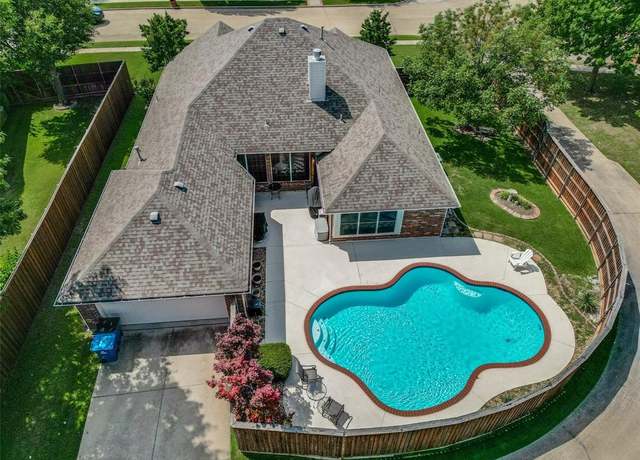Property at 3210 Blair Oak Dr, Rowlett, TX 75089, 4 beds, 2 baths