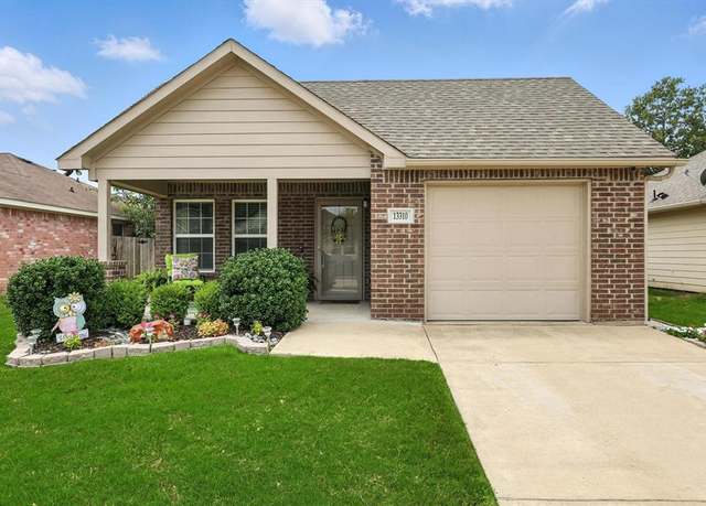 Property at 13310 Pine Valley Dr, Dallas, TX 75253, 3 beds, 2 baths