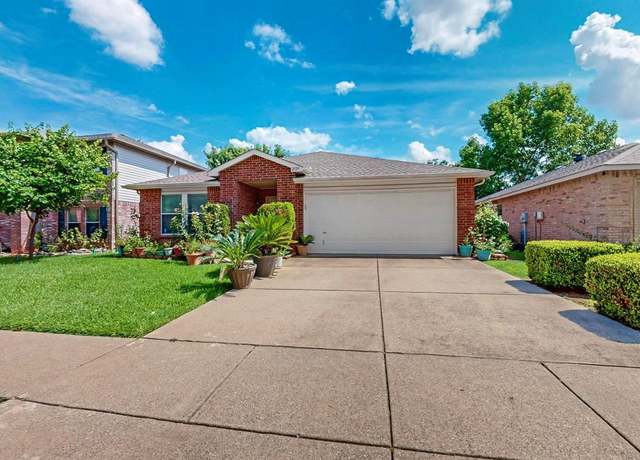Property at 2124 Shawnee Trl, Fort Worth, TX 76247, 4 beds, 2 baths